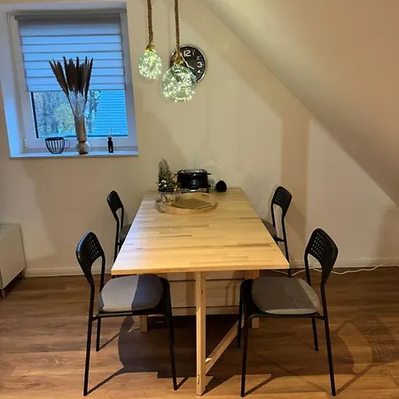 Lägenhet Modernes Apartment, Voll Eingerichtet Inkl Parkplatz Wlan *