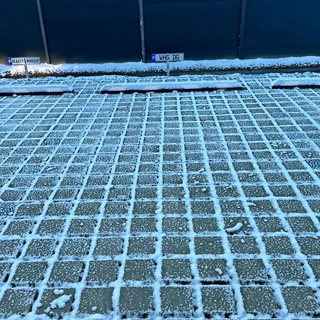 Lägenhet Modernes Apartment, Voll Eingerichtet Inkl Parkplatz Wlan *