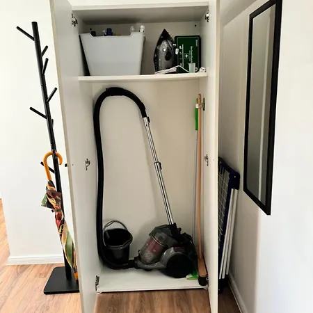 Lägenhet Modernes Apartment, Voll Eingerichtet Inkl Parkplatz Wlan *