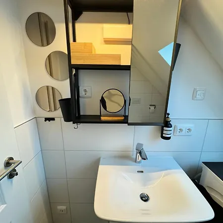 Lägenhet Modernes Apartment, Voll Eingerichtet Inkl Parkplatz Wlan *